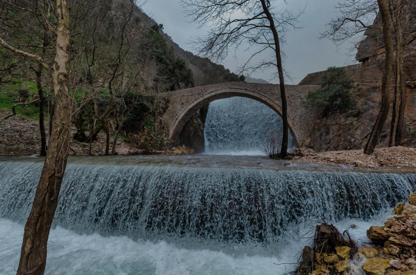 Εn Kanaliois Kanália Kültér fotó