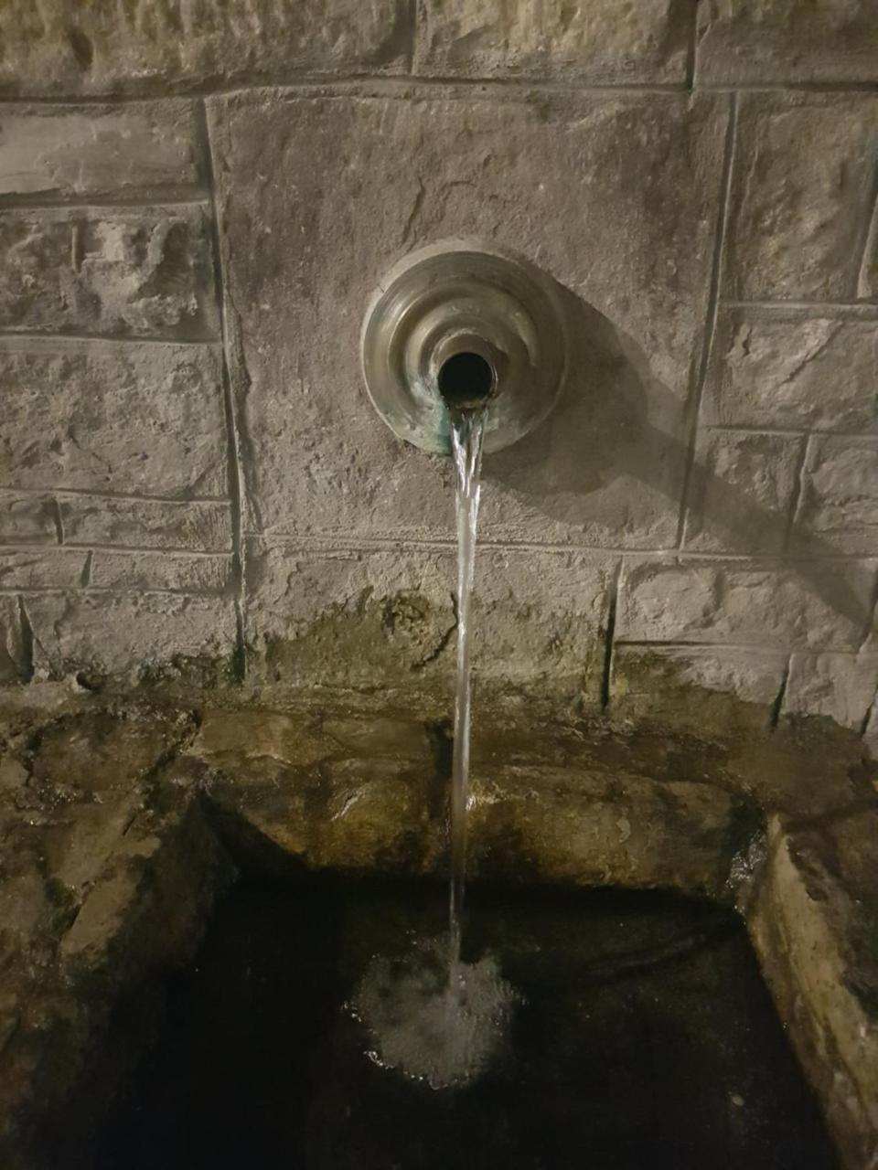 Εn Kanaliois Kanália Kültér fotó